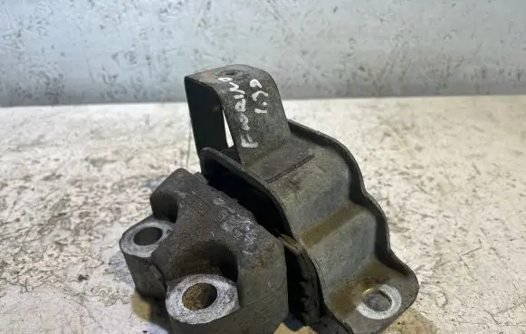 Fiat Fiorino Engine mount bracket