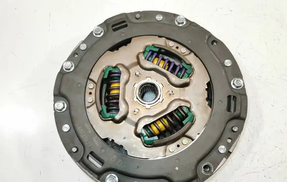 Toyota C-HR I Clutch set kit 8B221573