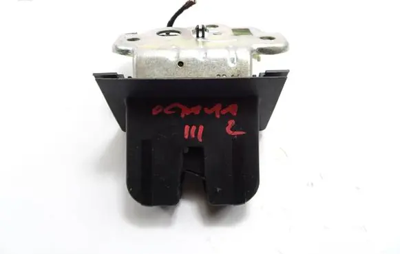 Skoda Octavia Mk3 (5E) Tailgate/trunk/boot lock/catch/latch 5E0827505 102432060614