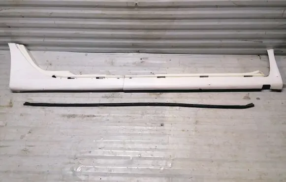 Chrysler 300M Sill 4574724 4574778