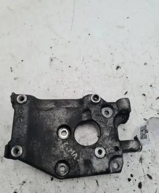 Ford C-MAX I Engine mounting bracket 9646719580