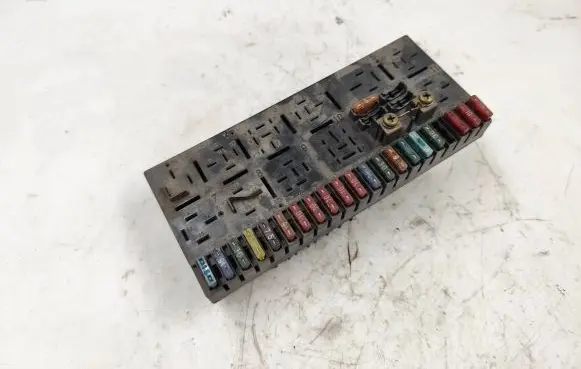 Audi 80 90 S2 B4 Fuse module 443941822A 2284