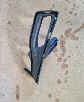 Nissan Leaf II (ZE1) Front fog light trim/grill 622575SK0B