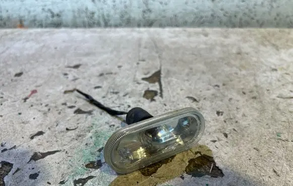 Volkswagen Caddy Front fender indicator light 2K0949117 0215650