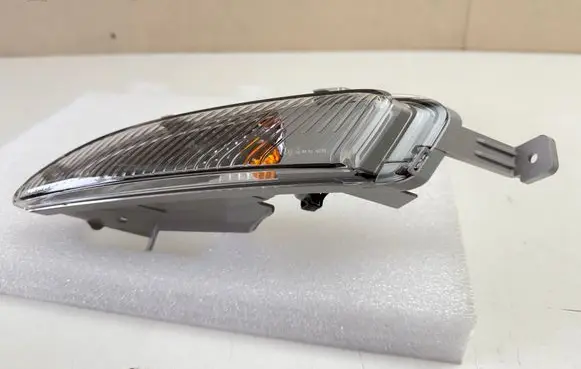 Opel Astra J Front indicator light 13367142 662588537