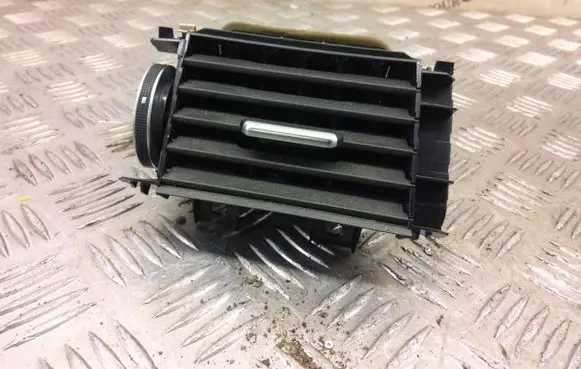 Land Rover Evoque I Dashboard air vent grill cover trim BJ32018B08GB
