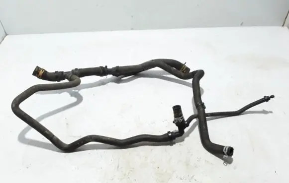 Renault Twingo III Engine coolant pipe/hose 215018211R