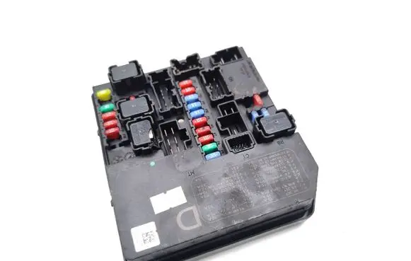 Nissan Pathfinder R51 Fuse module 284B7EB33C