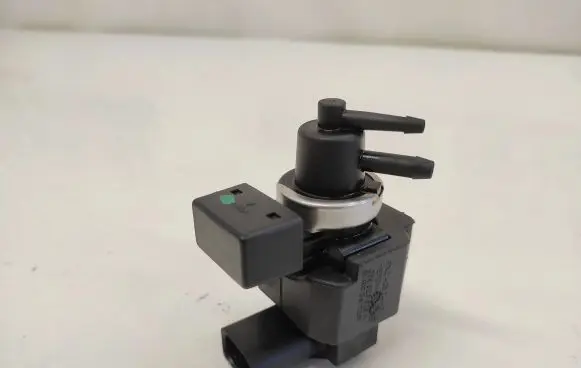 Audi A4 S4 B6 8E 8H Turbo solenoid valve 059906629A