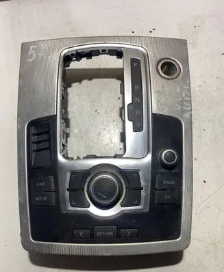 Head unit multimedia control