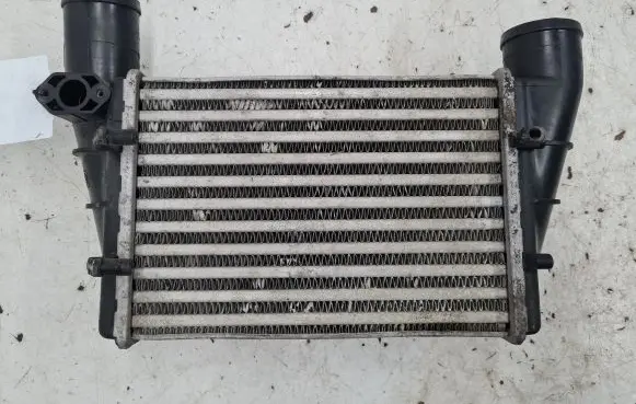 Volkswagen PASSAT B5 Intercooler radiator 058145805G
