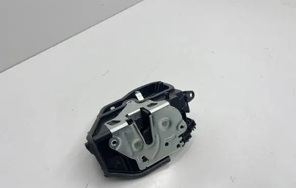 BMW X3 F25 Rear door lock 7318417 1120085