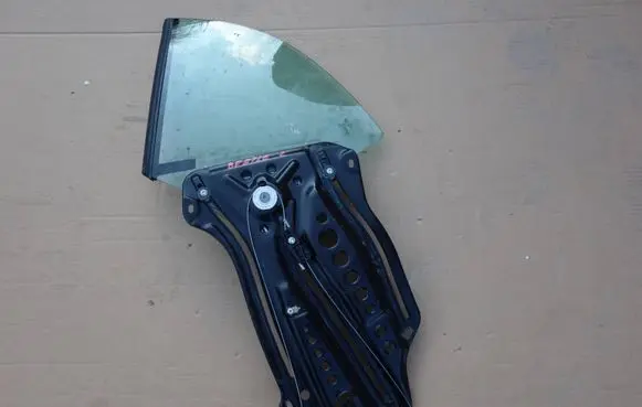 Volkswagen Beetle A5 Side middle window/glass 5C3845042