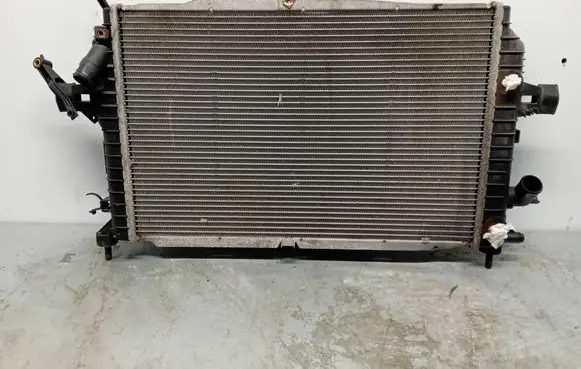 Opel Zafira B Coolant radiator