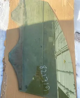 Seat Leon (5F) Front door window glass four-door 43R001142 E000269 DOT249M235AS2