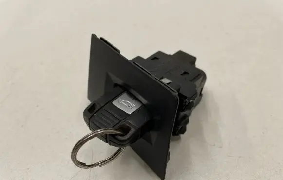 BMW 3 E90 E91 Ignition lock 695471912
