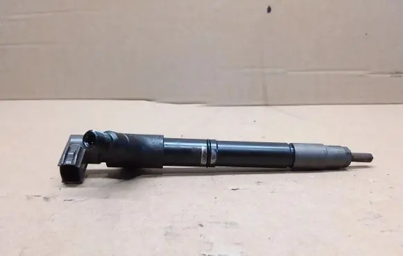 Toyota RAV 4 (XA40) Fuel injector 236700R090