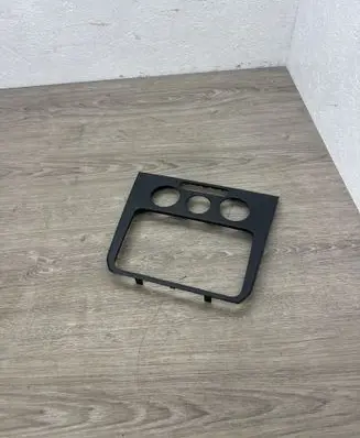 Volkswagen Caddy Radio/GPS head unit trim 2K5858061