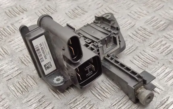 BMW 3 F30 F35 F31 Current control relay 9225015