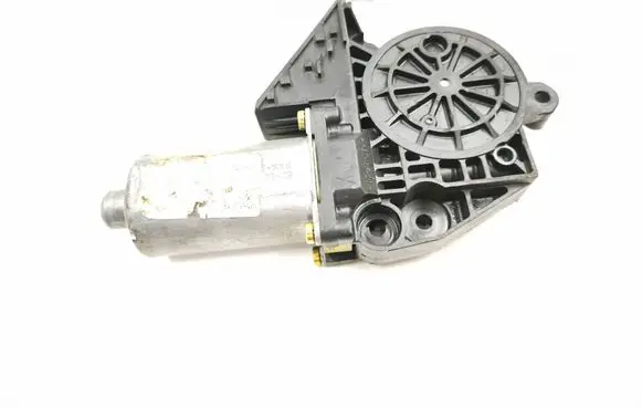 Volkswagen Touareg I Rear door window regulator motor 7L0959704 0130821764
