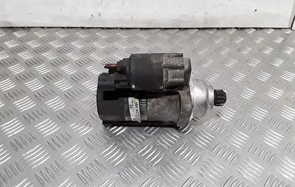 Volkswagen PASSAT B6 Starter motor 02M911024A