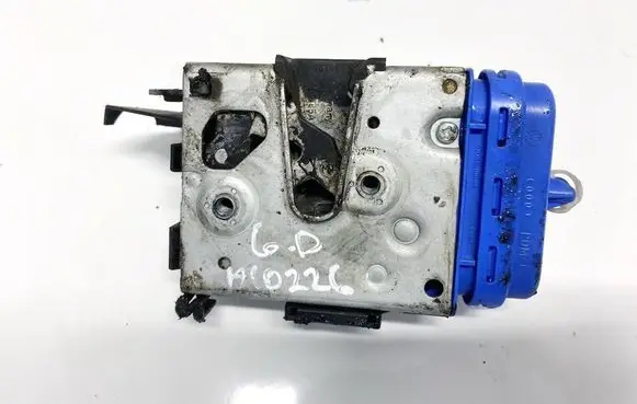 Audi A4 S4 B5 8D Rear door lock 8D0839016A