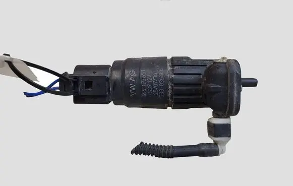 Audi A3 S3 8V Windscreen/windshield washer pump 1K6955651