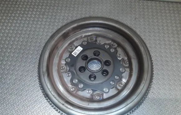 Skoda Superb B6 (3T) Dual mass flywheel 03L105266DE