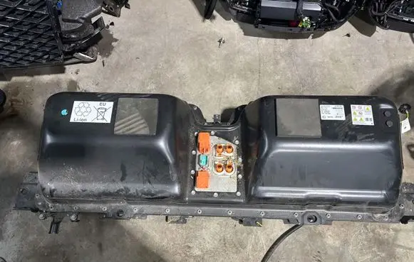 Citroen DS7 Crossback Hybrid / electric car battery 9851471980 9856150980