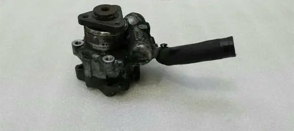 BMW 5 E60 E61 Power steering pump 7693974119