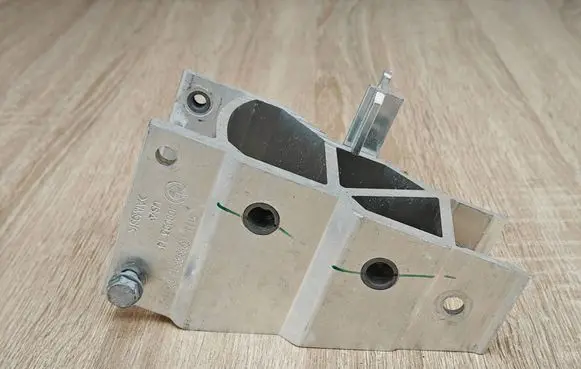 BMW X4 G02 Radiator mount bracket 7399966