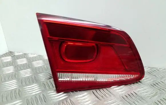 Volkswagen PASSAT B7 Tailgate rear/tail lights 3AE945093E