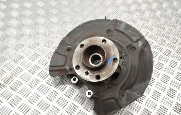 Rear wheel hub