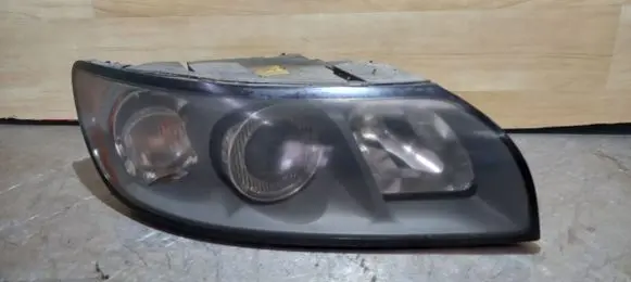 Volvo V50 Front reflector 