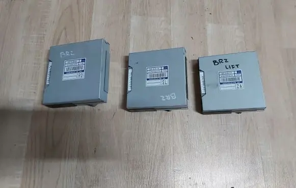 Toyota Avensis T270 Torque split ecu control unit/module 30919JB110