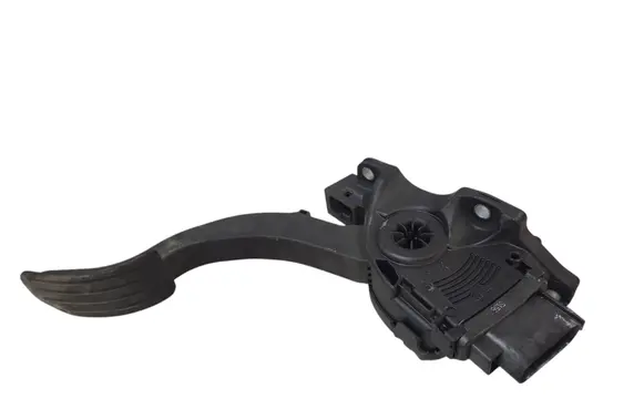 Volvo V60 Accelerator throttle pedal 31329057