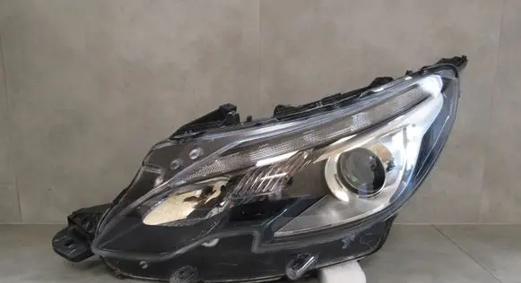 Peugeot 407 Headlight/headlamp 9825313980
