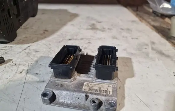 Alfa Romeo 147 Engine control unit/module 0261206708