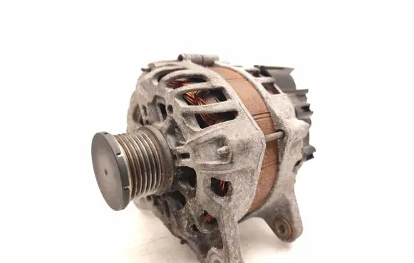 Dacia Duster Generator/alternator 231005300R