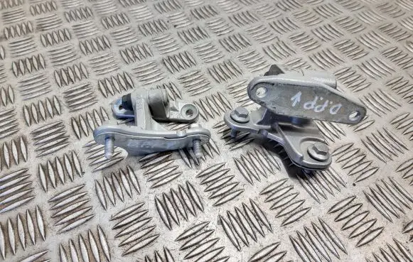 Front door hinge set