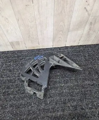 Front bumper mounting bracket