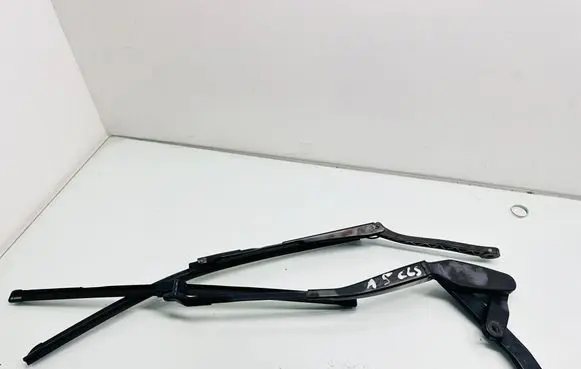 Mercedes-Benz CLS C218 X218 Front wiper blade arm 3392125703