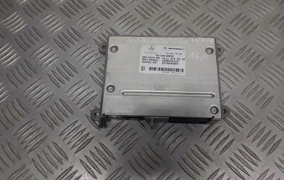Mercedes-Benz CLK A209 C209 Voice control module A2118705526