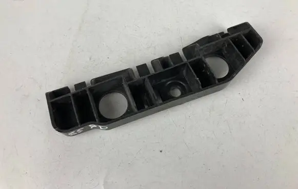 Audi A5 Fender mounting bracket 8W6853922