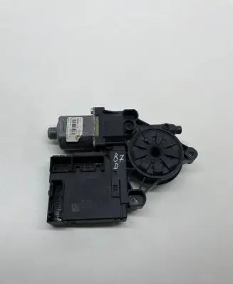 Volkswagen PASSAT B7 Front door window regulator motor 3C0959792C 918434110 SRF001665