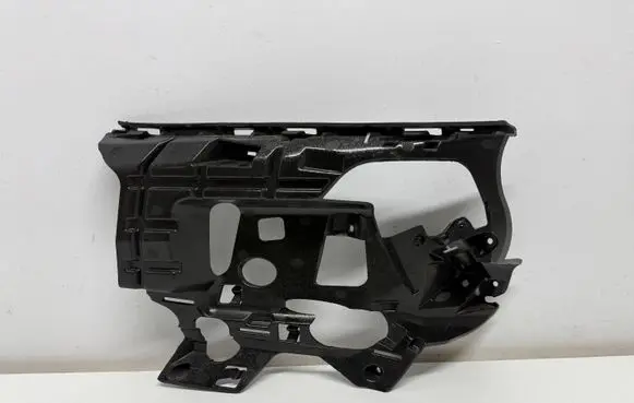Volvo V60 Front bumper mounting bracket 31323840