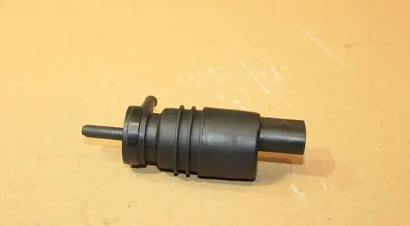 BMW X5 E53 Windscreen/windshield washer pump 8362154