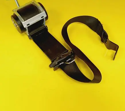 Opel Vectra B Front seatbelt 24433921