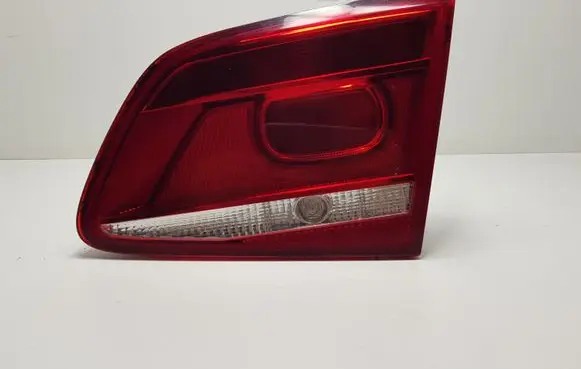 Volkswagen PASSAT B7 Tailgate rear/tail lights 3AE945094D