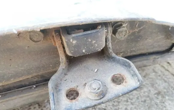 Mazda 626 Rear door lower hinge